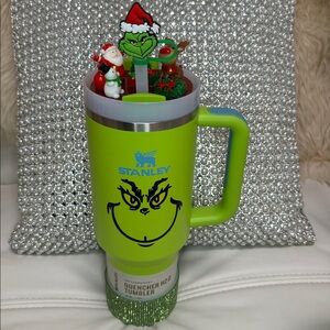 🤩BNWT🎄Stanley GRINCH Lime Green 40oz Quencher Tumbler w/ Rhinestone bottom pouch